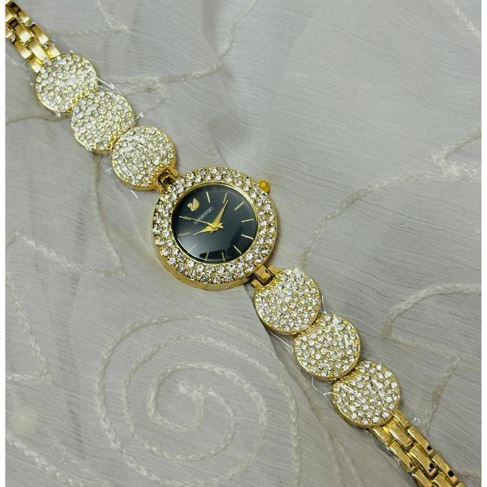 Stylish Women's Quartz Chain Strap Watch
